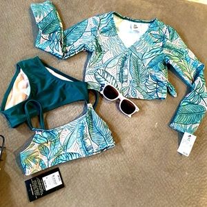 NWT Art Class Girls Adorable 3 Piece Swim Suit Set. Green/Pink Leaf Print. XS4-5